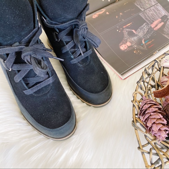 Ugg Kriston Waterproof Bootie - Picture 3 of 8